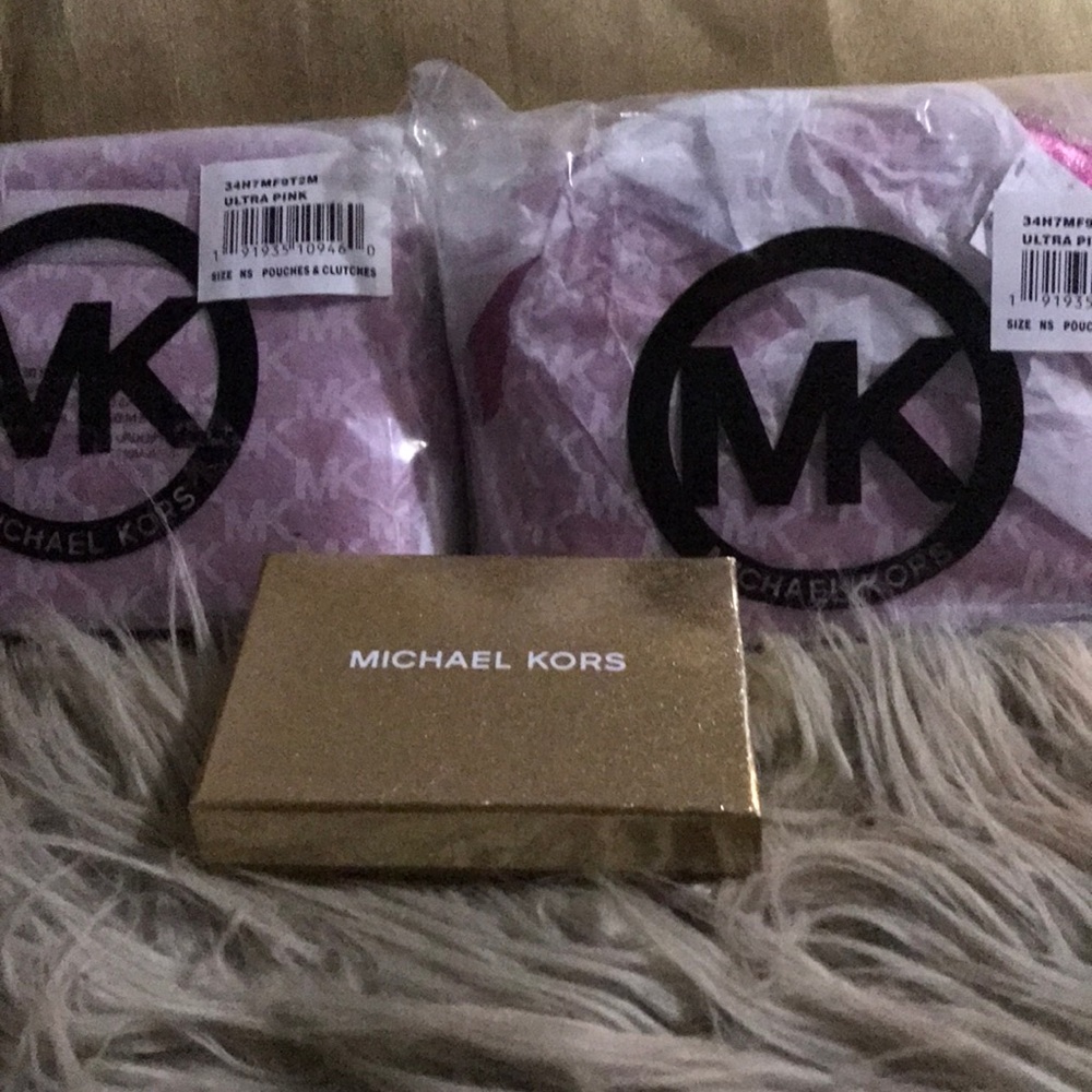 2 MK POUCHES & 1card holder Ulta Pink $240 BNWT